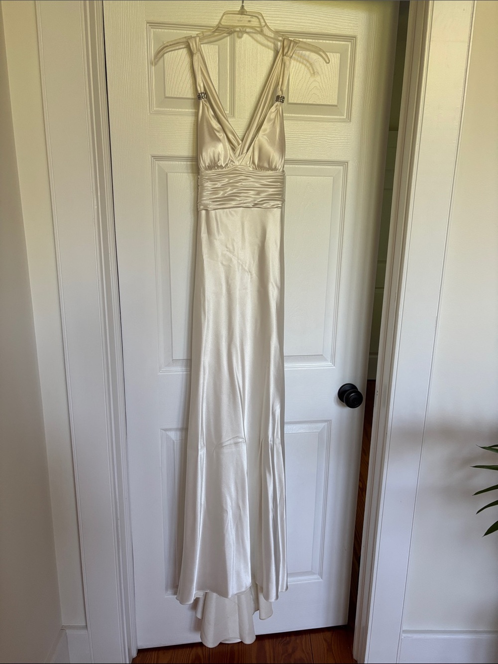 Adrianna Papell Ivory Satin V-Neck Ruched Evening Gown